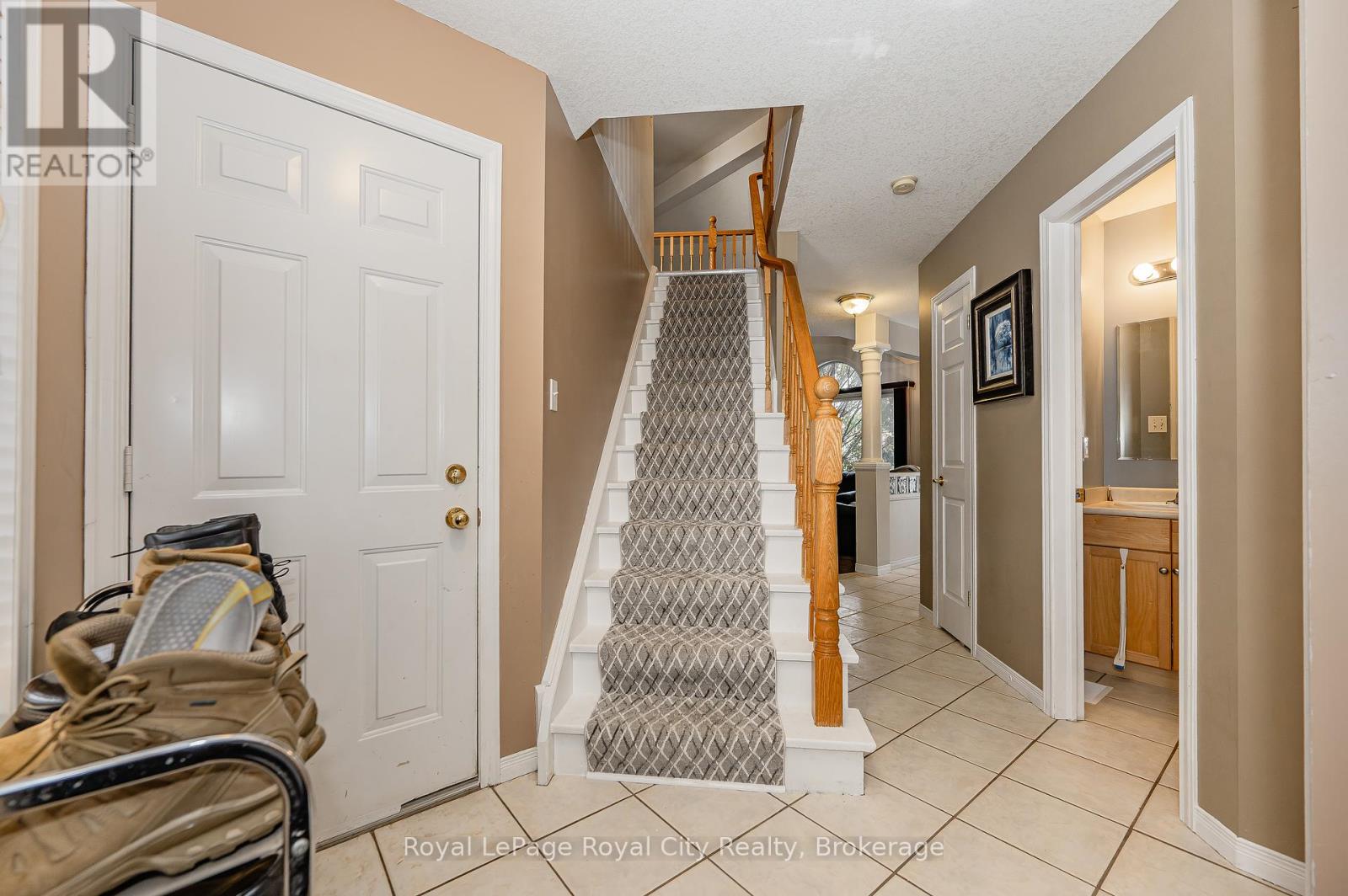 15 Camm Crescent, Guelph, Ontario  N1L 1J9 - Photo 5 - X12236061