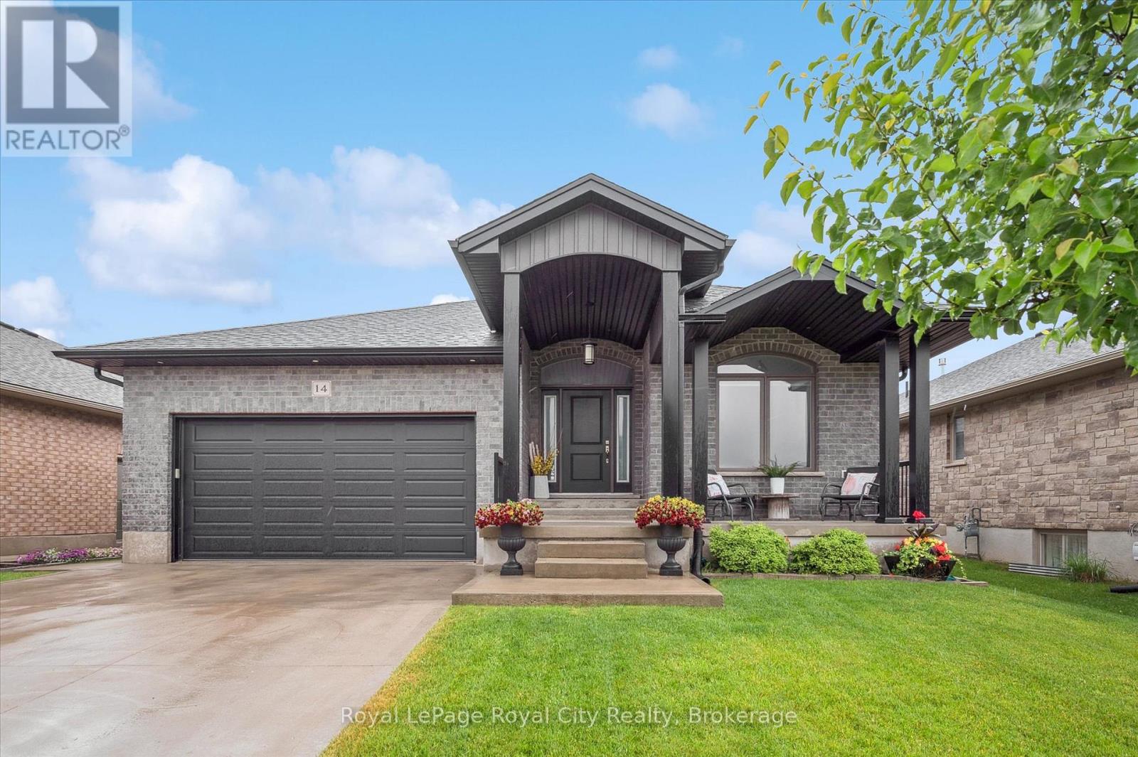 14 HOWARD CRESCENT, Centre Wellington, Ontario