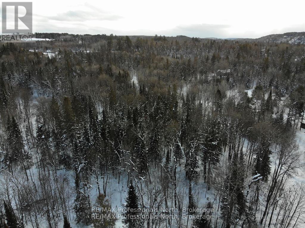 15 Robert Road E, Huntsville, Ontario  P1H 2J4 - Photo 3 - X12236143