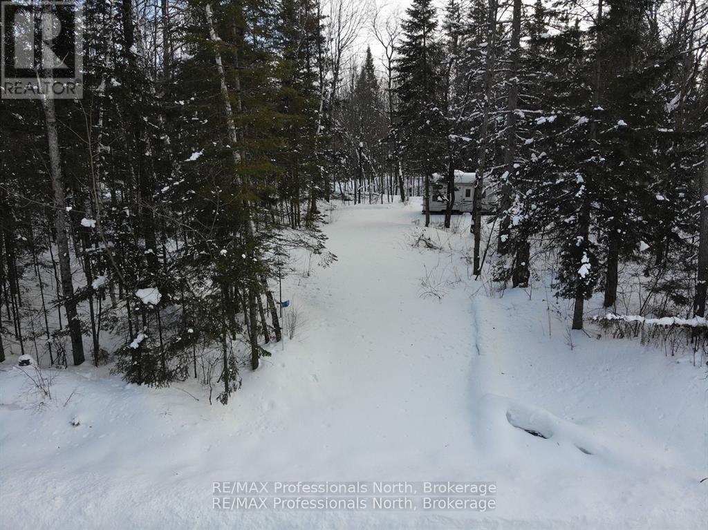 15 Robert Road E, Huntsville, Ontario  P1H 2J4 - Photo 6 - X12236143