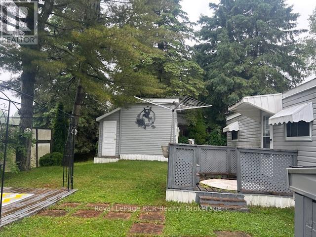 90 Sussex Square, Georgian Bluffs, Ontario  N4K 5N5 - Photo 2 - X12236235