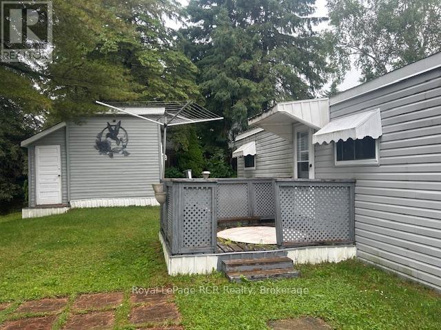 90 Sussex Square, Georgian Bluffs, Ontario  N4K 5N5 - Photo 3 - X12236235