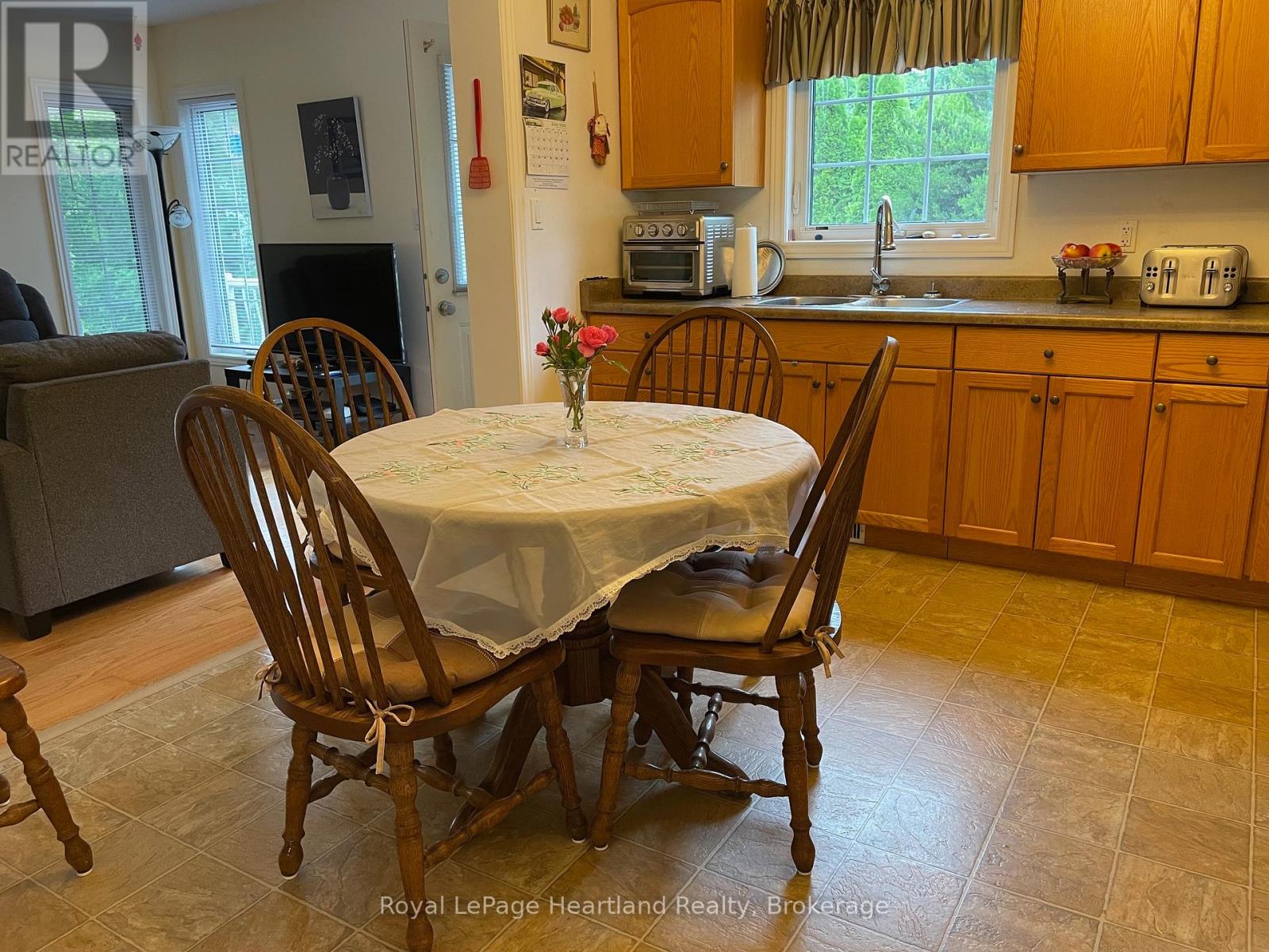 14 Garden Road, Ashfield-Colborne-Wawanosh, Ontario  N7A 3Y3 - Photo 10 - X12236440