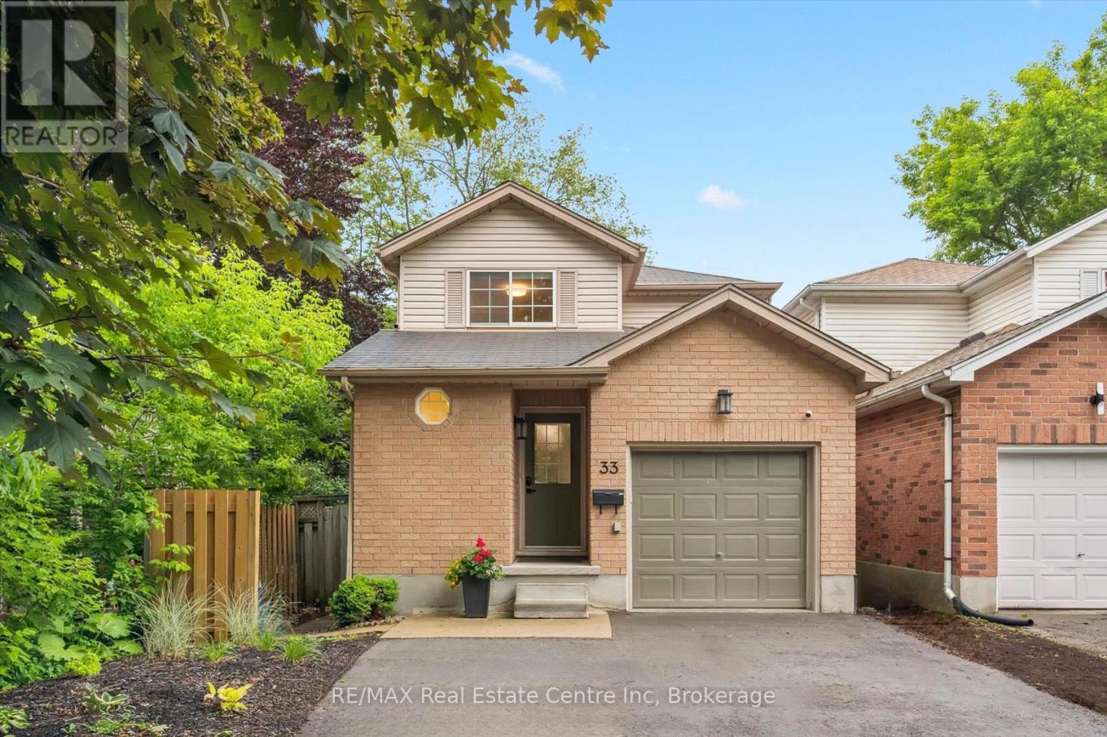 33 LONDON ROAD E, Guelph, Ontario