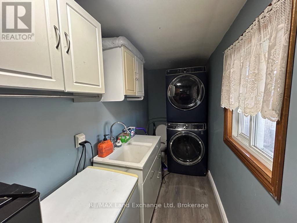 1041 Main Street, Howick, Ontario  N0G 2X0 - Photo 16 - X12236646