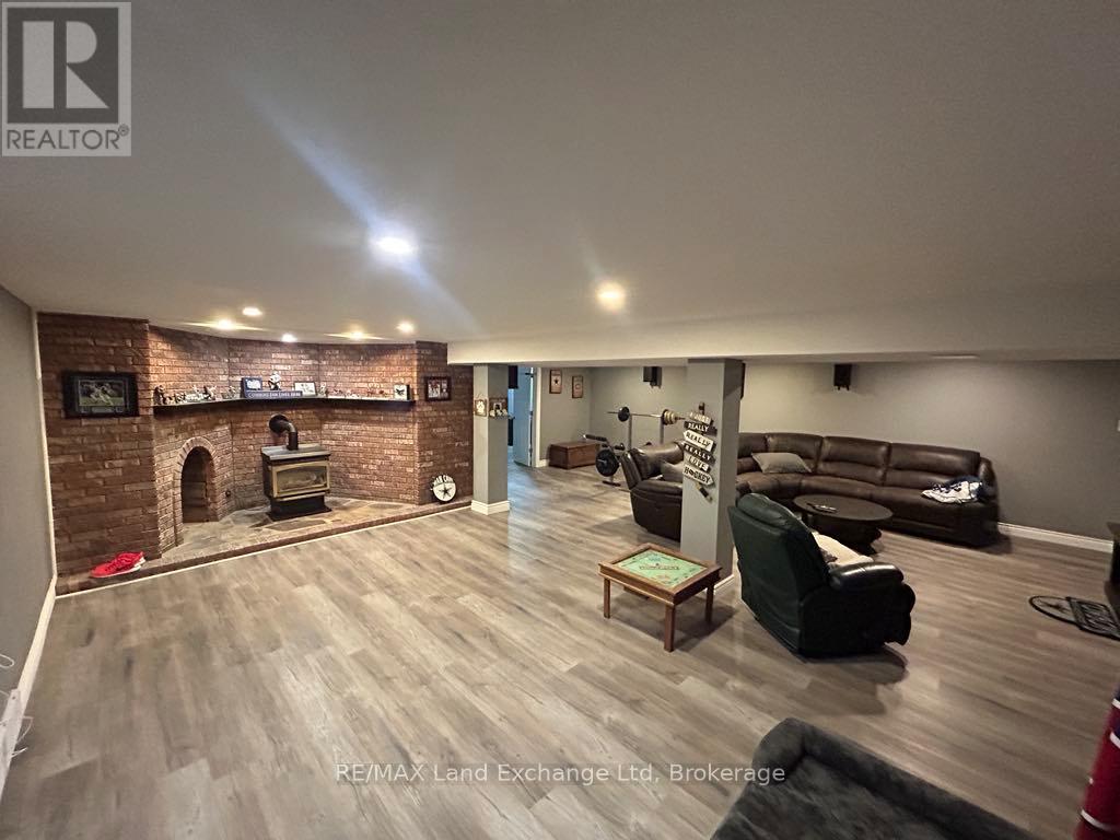 1041 Main Street, Howick, Ontario  N0G 2X0 - Photo 23 - X12236646
