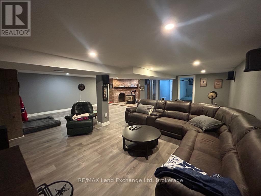 1041 Main Street, Howick, Ontario  N0G 2X0 - Photo 25 - X12236646