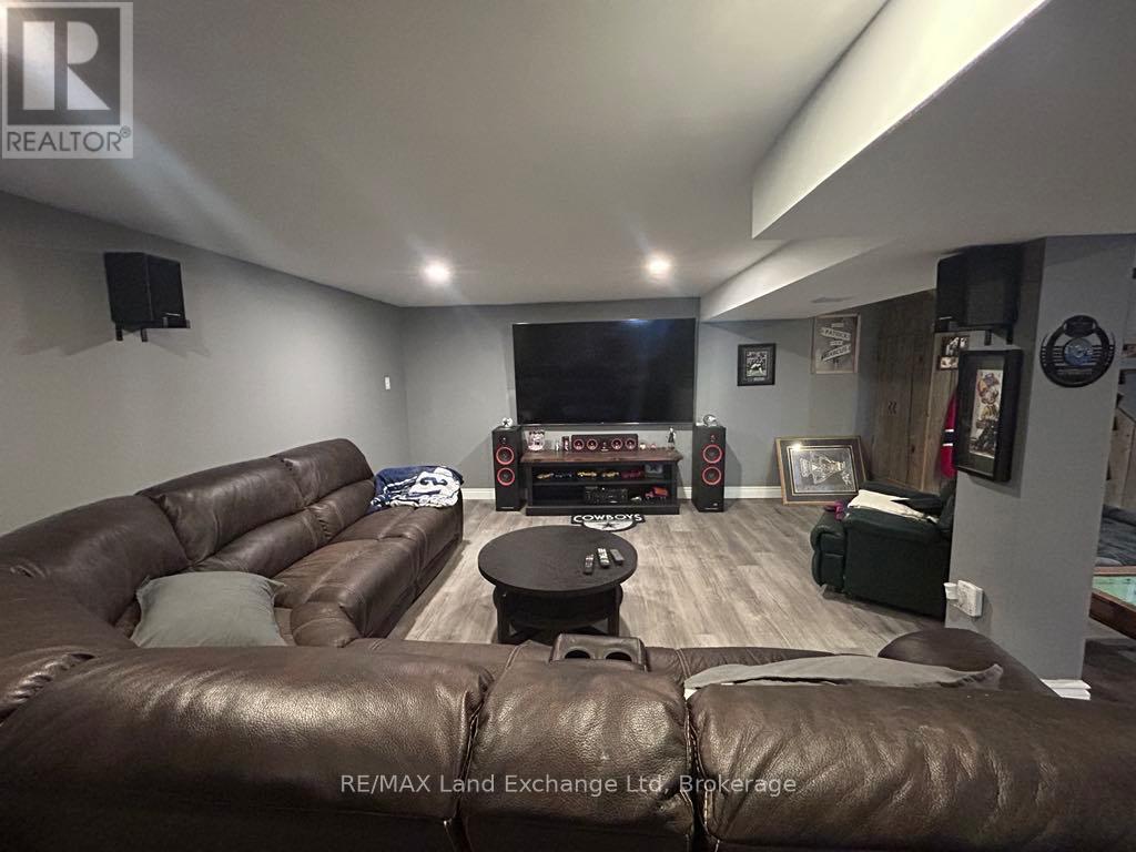 1041 Main Street, Howick, Ontario  N0G 2X0 - Photo 26 - X12236646