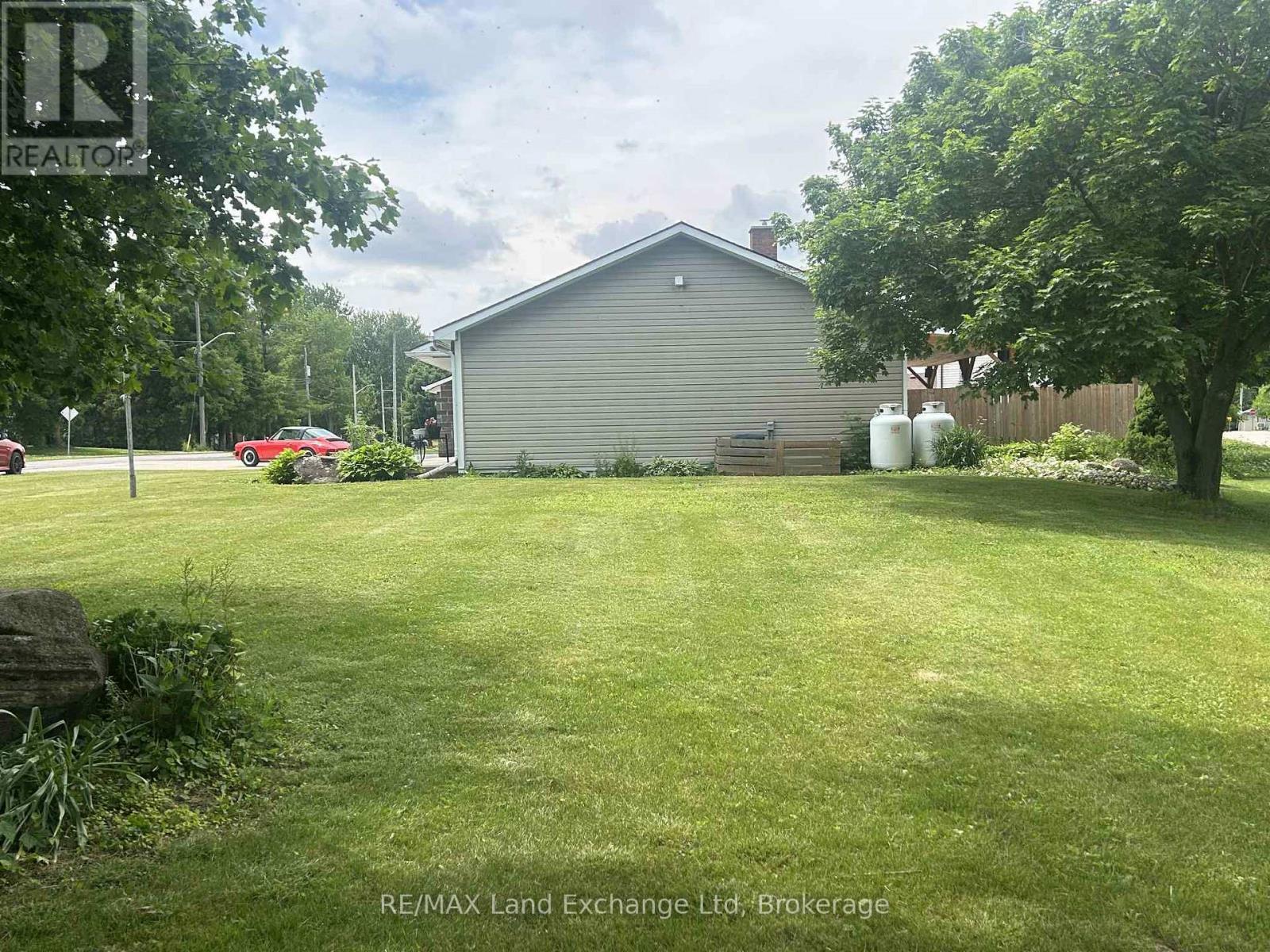 1041 Main Street, Howick, Ontario  N0G 2X0 - Photo 29 - X12236646