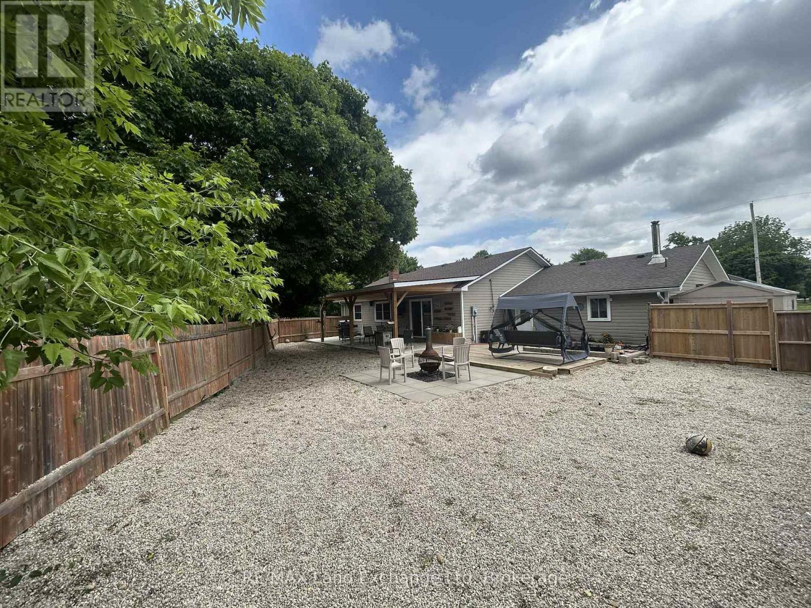 1041 Main Street, Howick, Ontario  N0G 2X0 - Photo 32 - X12236646