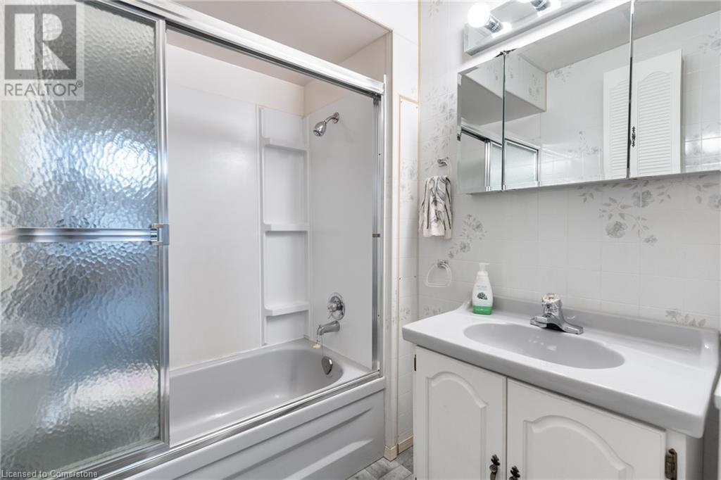 45 East Bend Avenue N, Hamilton, Ontario  L8L 7E1 - Photo 16 - 40743187