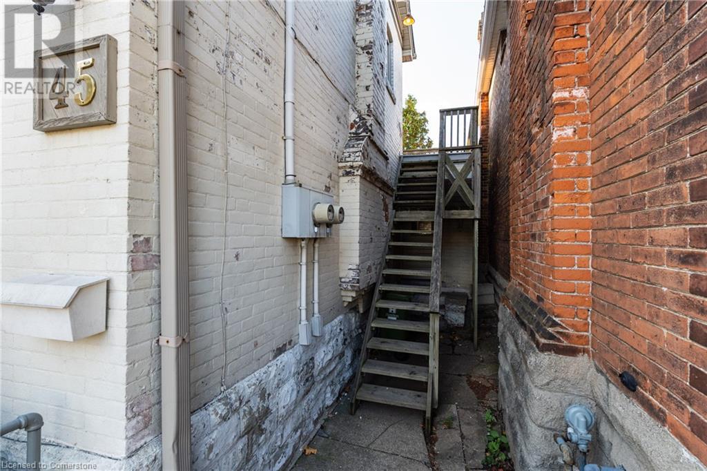 45 East Bend Avenue N, Hamilton, Ontario  L8L 7E1 - Photo 4 - 40743187