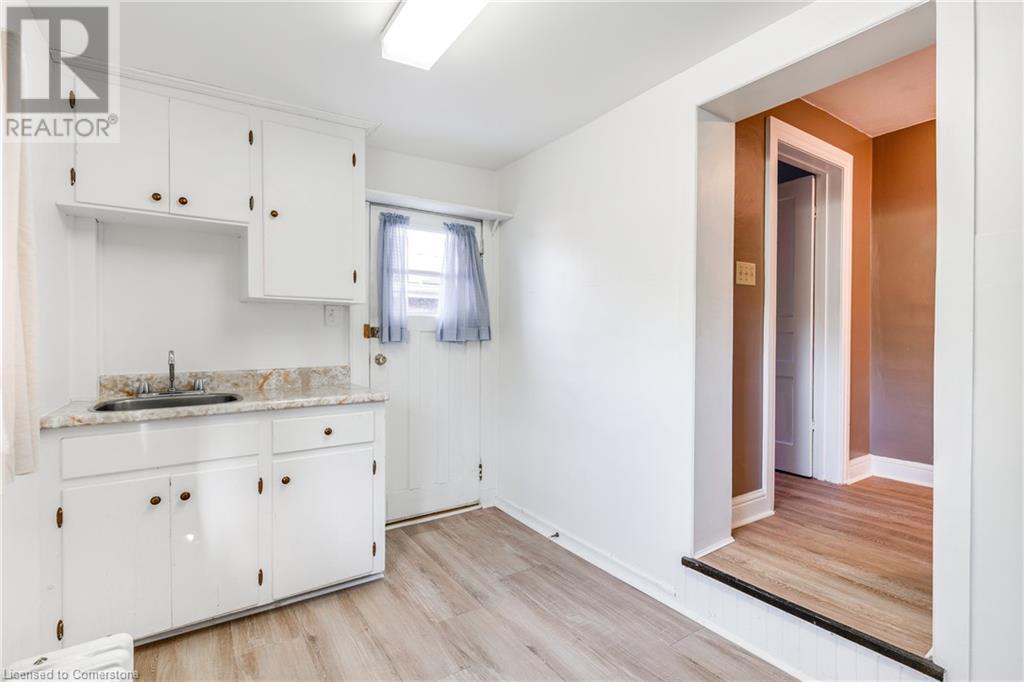 45 East Bend Avenue N, Hamilton, Ontario  L8L 7E1 - Photo 19 - 40742676