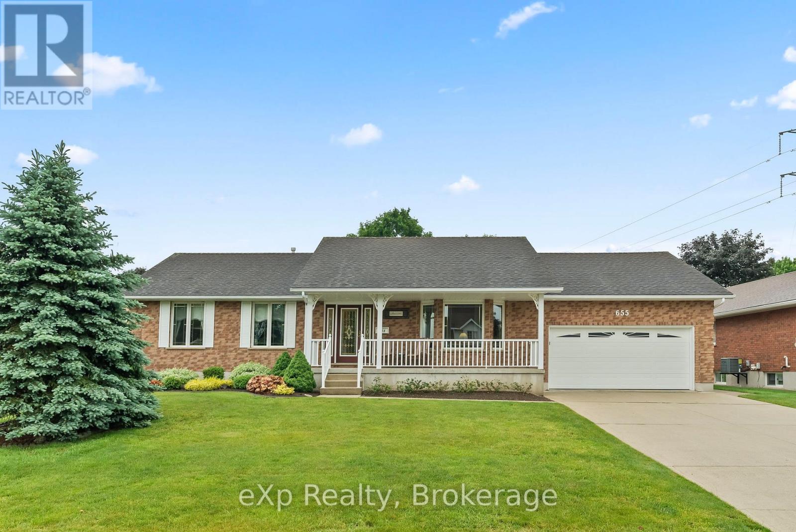 655 17th Street Crescent, Hanover, Ontario  N4N 3S7 - Photo 1 - X12236739