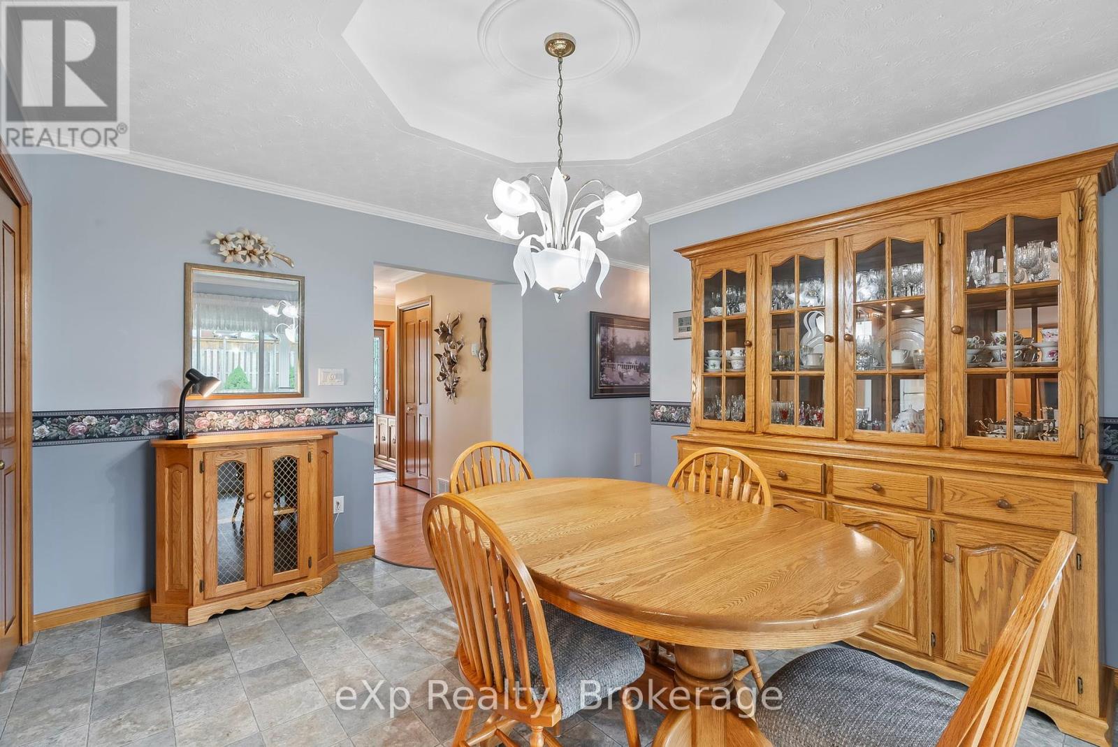 655 17th Street Crescent, Hanover, Ontario  N4N 3S7 - Photo 12 - X12236739