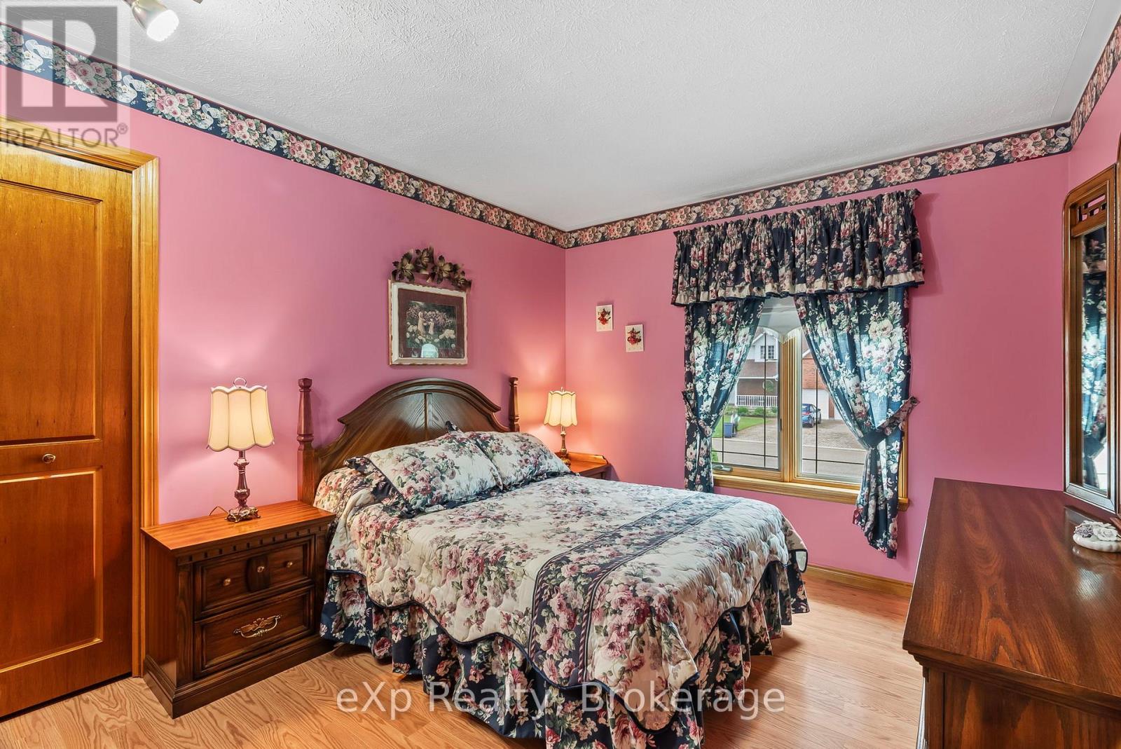 655 17th Street Crescent, Hanover, Ontario  N4N 3S7 - Photo 18 - X12236739