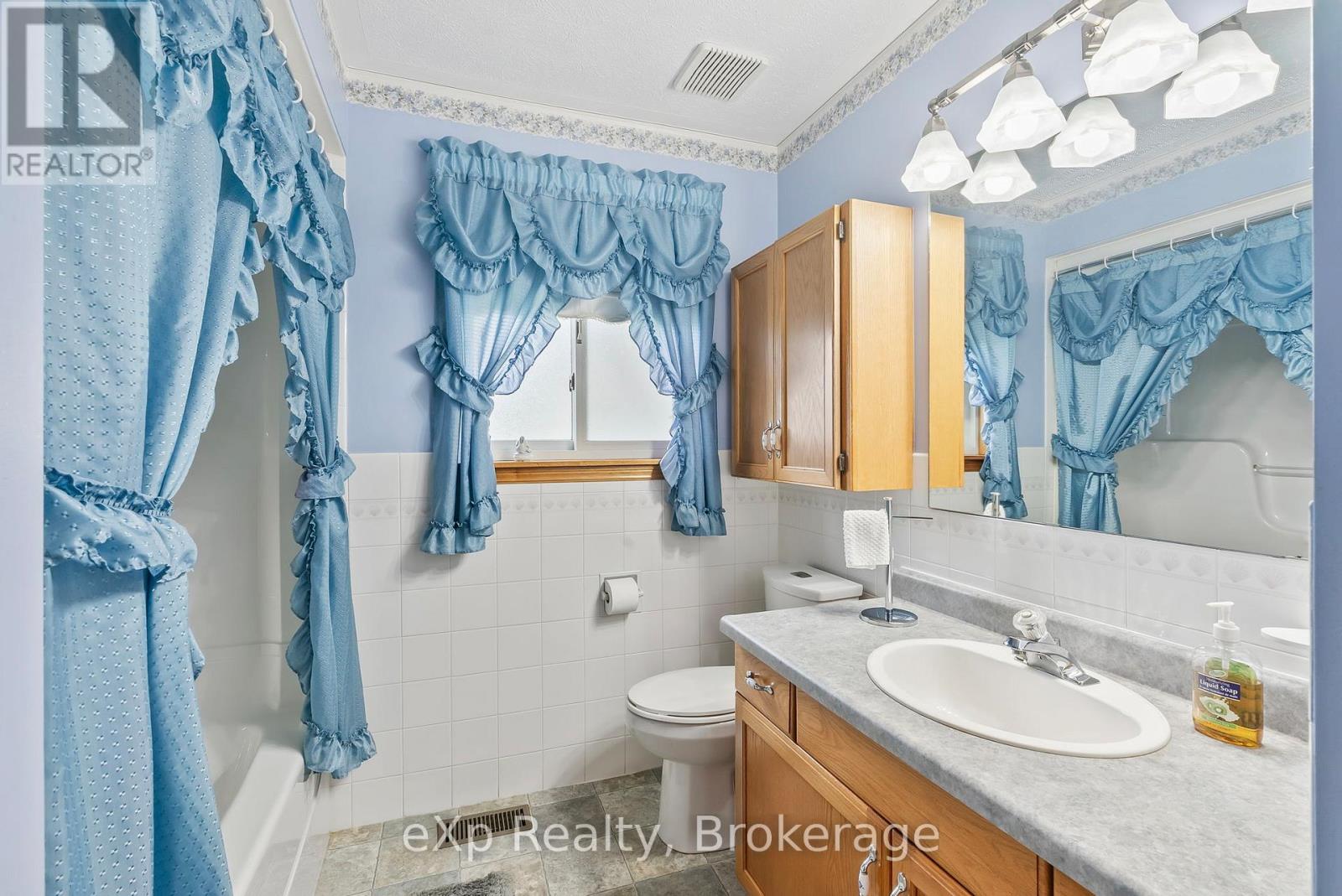 655 17th Street Crescent, Hanover, Ontario  N4N 3S7 - Photo 20 - X12236739
