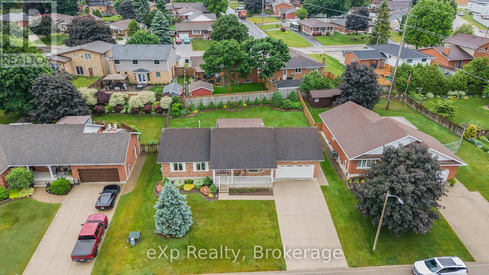 655 17th Street Crescent, Hanover, Ontario  N4N 3S7 - Photo 3 - X12236739