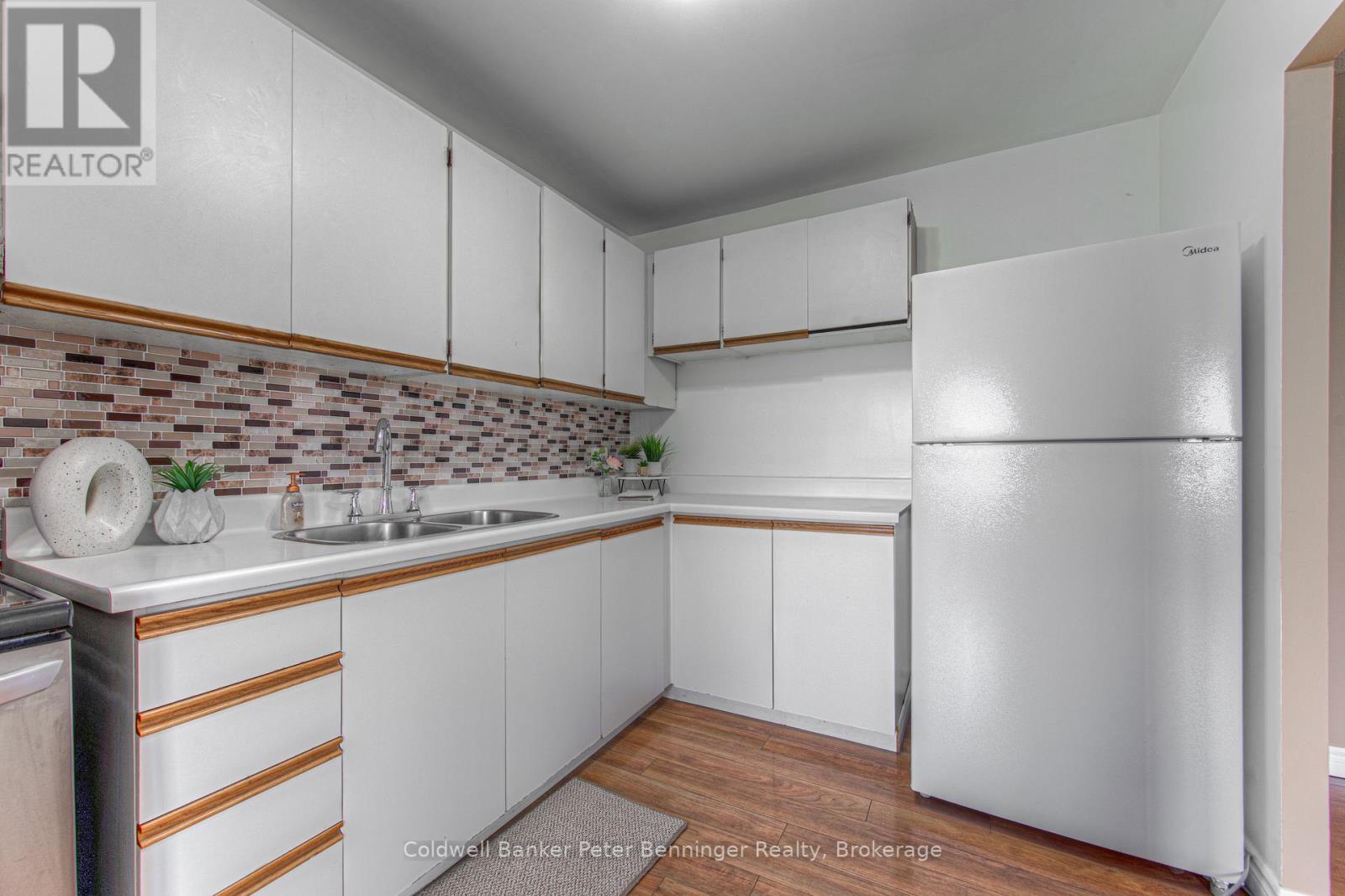 714 - 1100 Courtland Avenue E, Kitchener, Ontario  N2C 2H9 - Photo 7 - X12236758