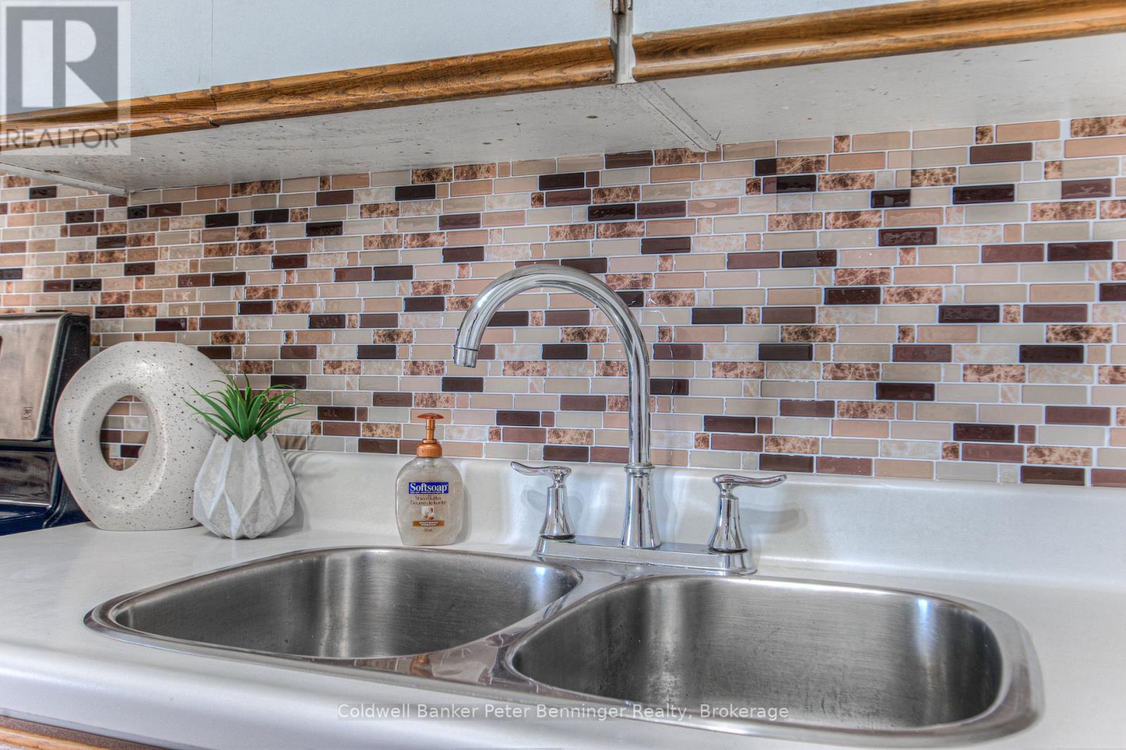 714 - 1100 Courtland Avenue E, Kitchener, Ontario  N2C 2H9 - Photo 8 - X12236758