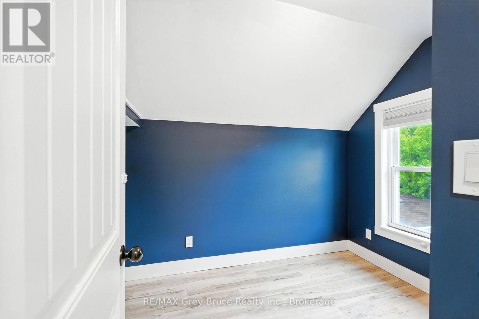 1857 6th Avenue E, Owen Sound, Ontario  N4K 2W1 - Photo 22 - X12236767