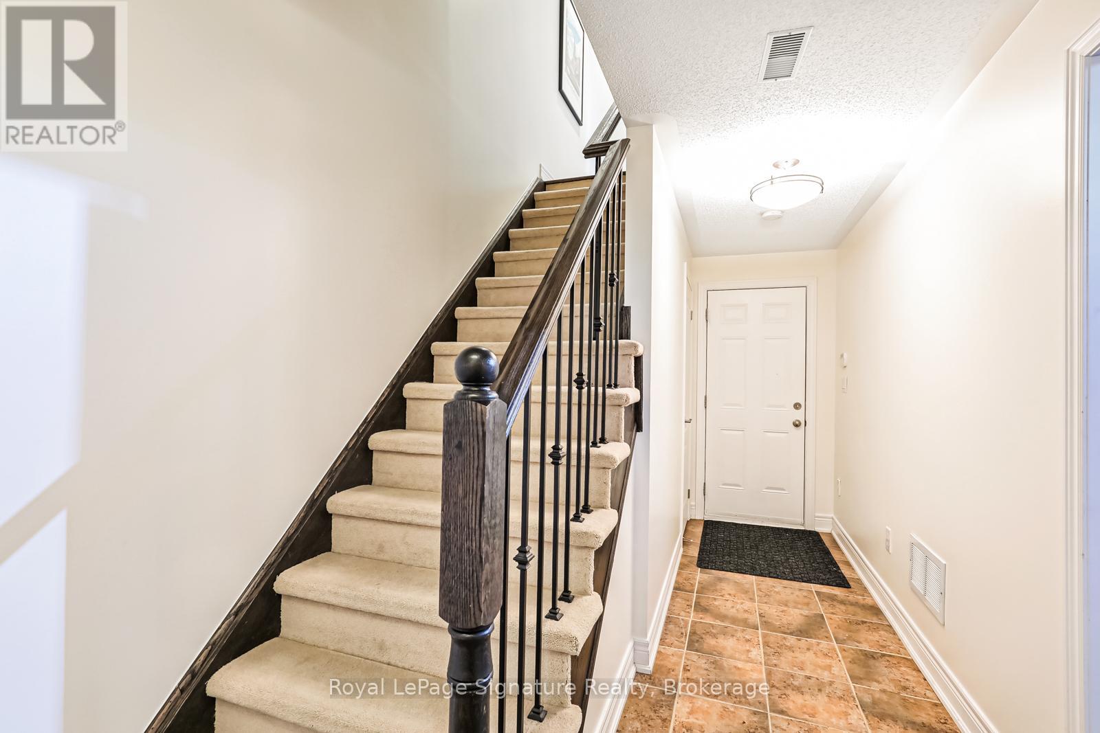 14 Montclair Mews, Collingwood, Ontario  L9Y 0J7 - Photo 35 - S12236947