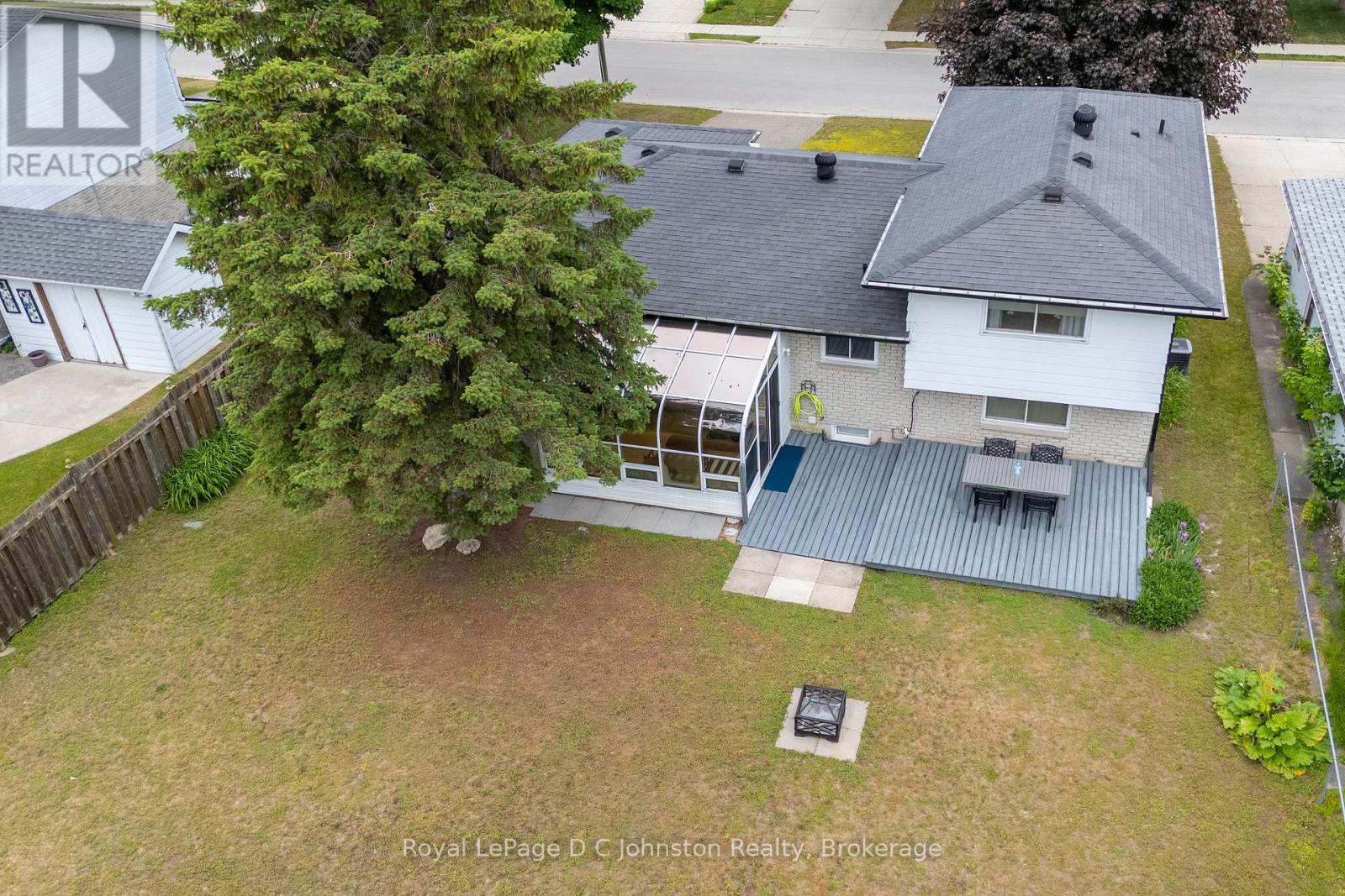 362 Crawford Street, Saugeen Shores, Ontario  N0H 2C2 - Photo 2 - X12236797
