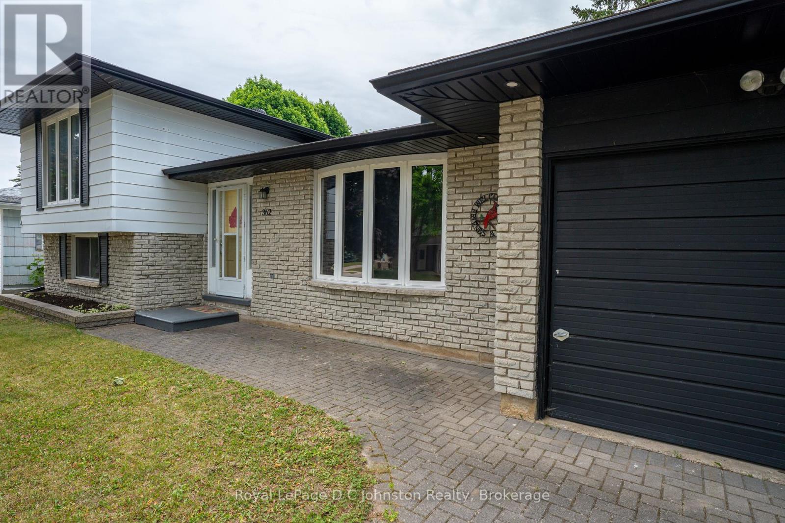 362 Crawford Street, Saugeen Shores, Ontario  N0H 2C2 - Photo 6 - X12236797