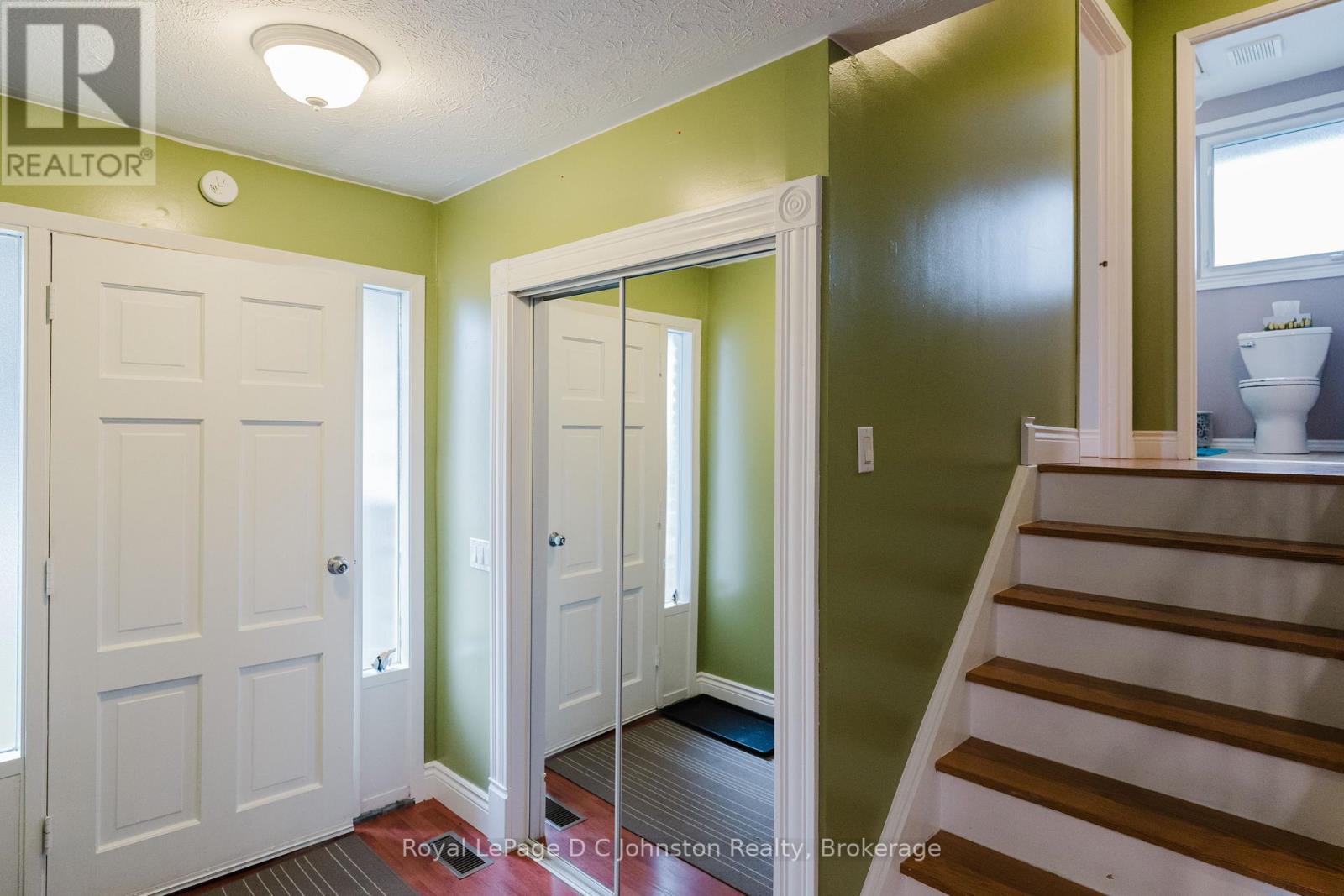 362 Crawford Street, Saugeen Shores, Ontario  N0H 2C2 - Photo 8 - X12236797