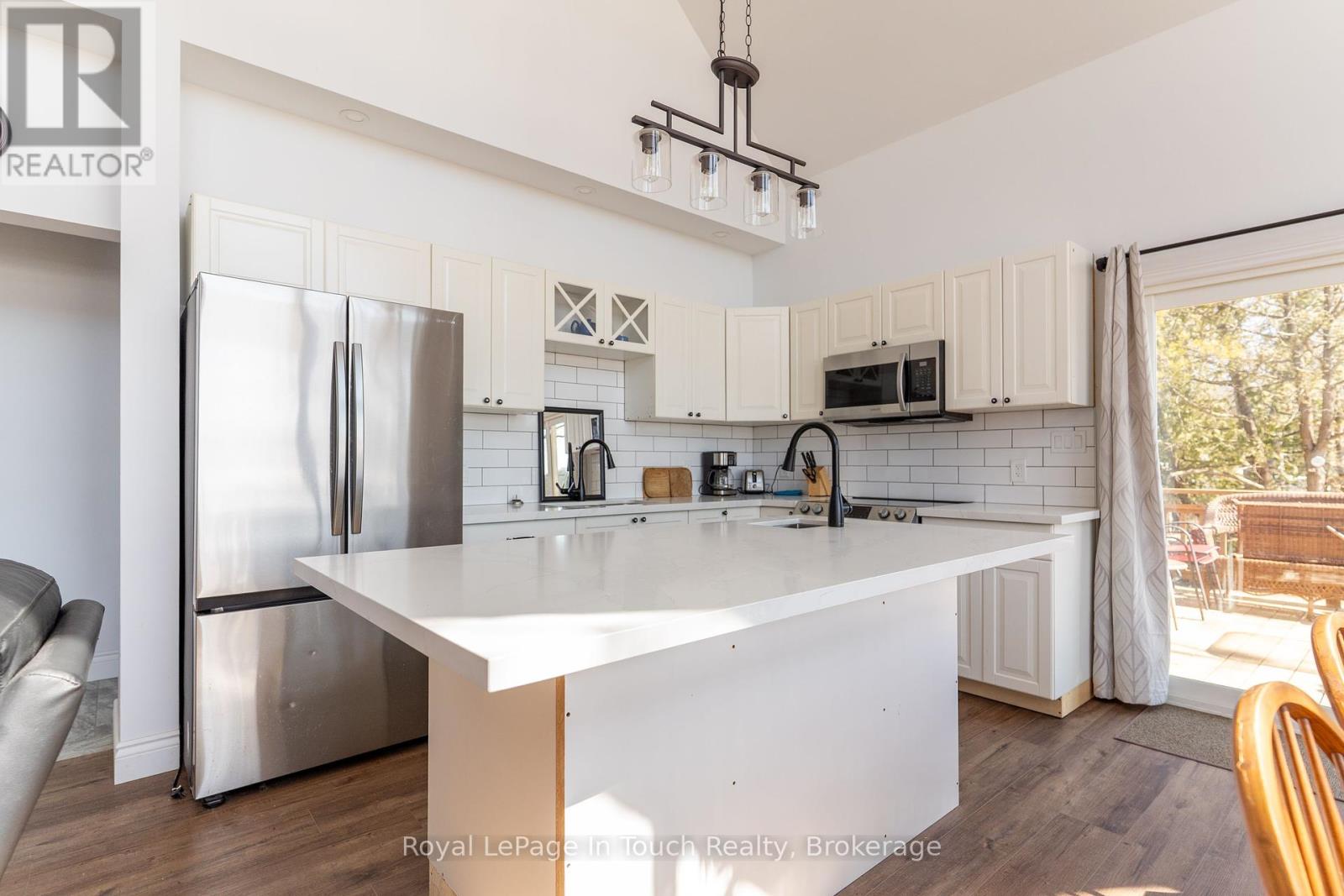 26 Macey Bay Road, Georgian Bay, Ontario  L0K 1S0 - Photo 16 - X12236862