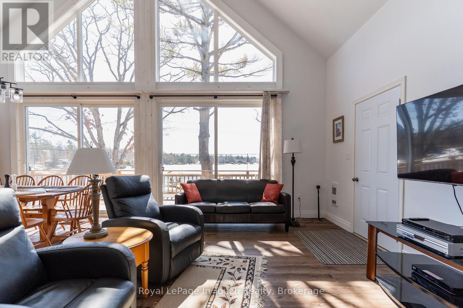 26 Macey Bay Road, Georgian Bay, Ontario  L0K 1S0 - Photo 17 - X12236862