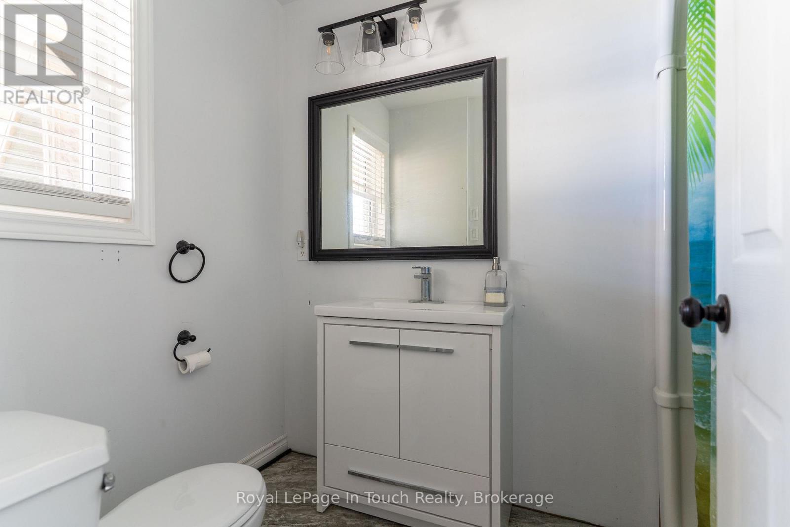26 Macey Bay Road, Georgian Bay, Ontario  L0K 1S0 - Photo 22 - X12236862