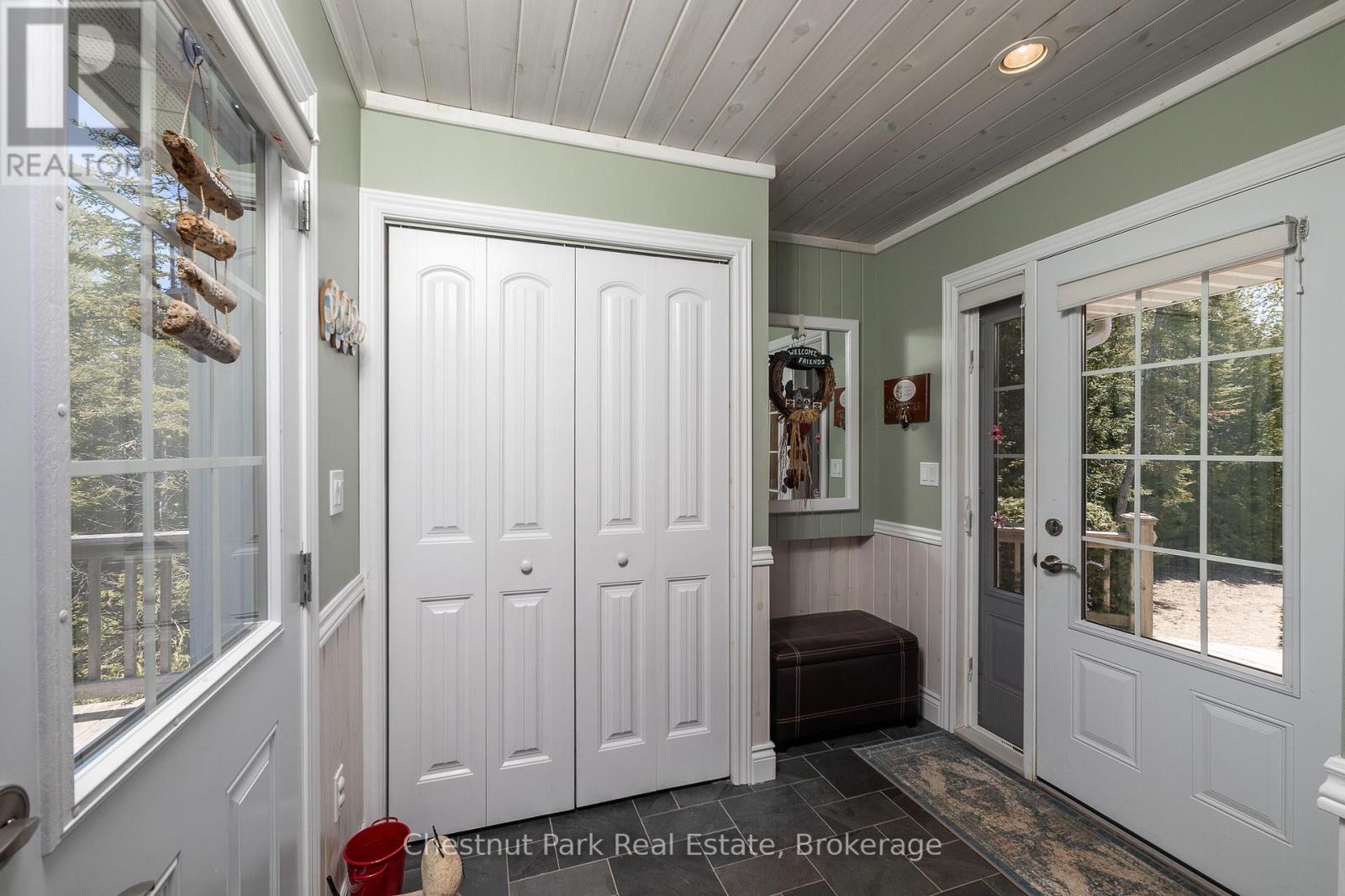 94 Zorra Drive, Northern Bruce Peninsula, Ontario  N0H 2R0 - Photo 14 - X12236962