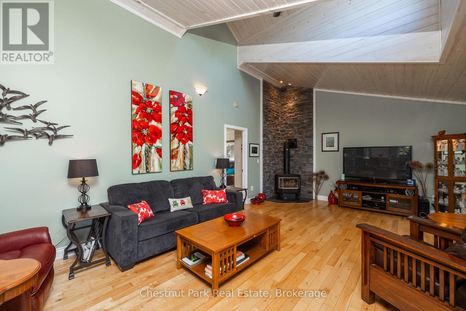 94 Zorra Drive, Northern Bruce Peninsula, Ontario  N0H 2R0 - Photo 23 - X12236962