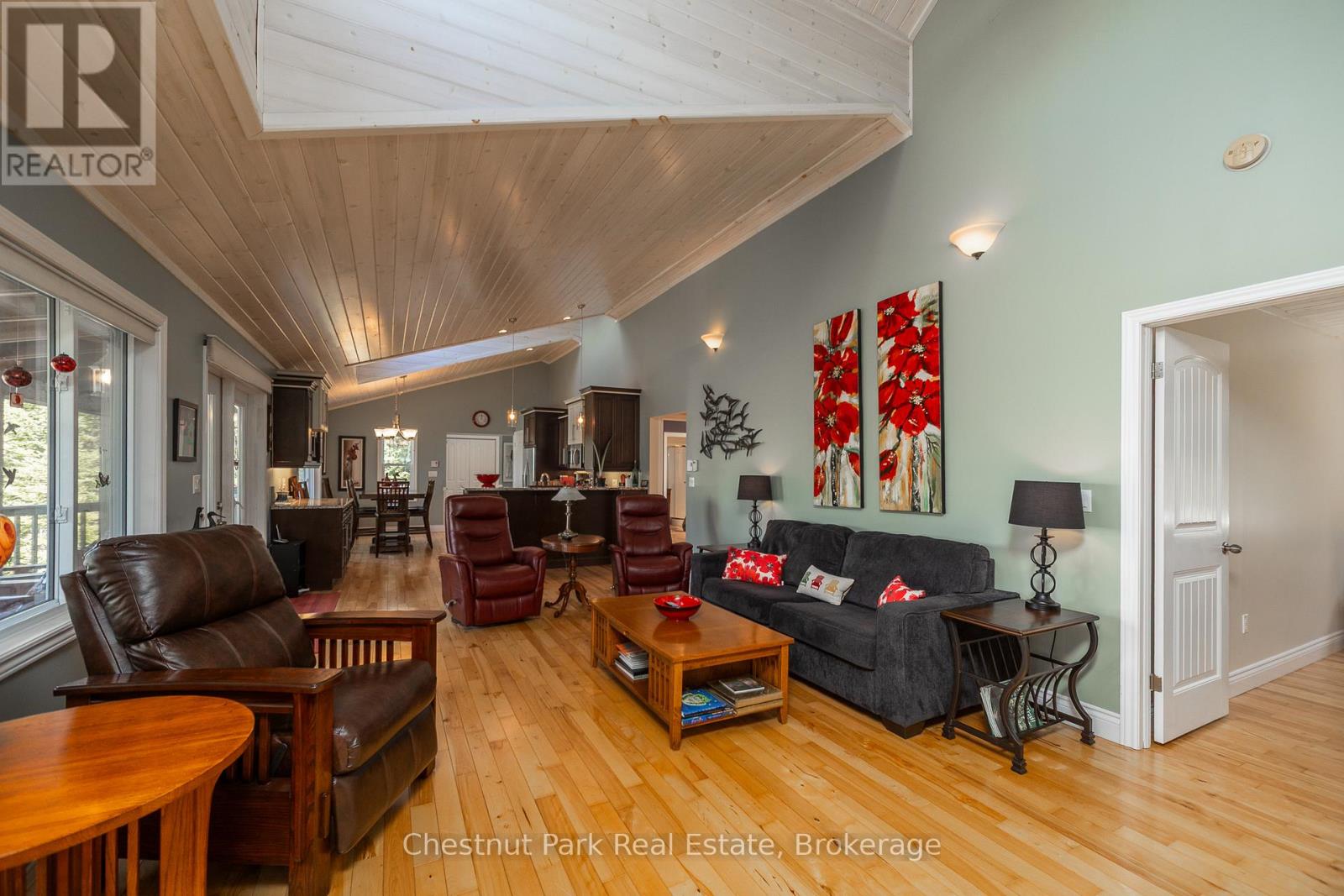 94 Zorra Drive, Northern Bruce Peninsula, Ontario  N0H 2R0 - Photo 26 - X12236962
