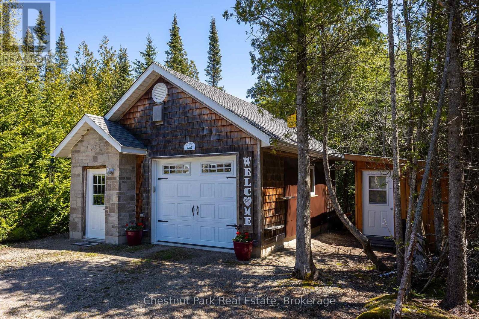 94 Zorra Drive, Northern Bruce Peninsula, Ontario  N0H 2R0 - Photo 39 - X12236962