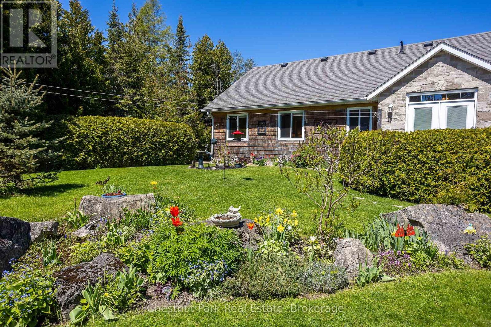 94 Zorra Drive, Northern Bruce Peninsula, Ontario  N0H 2R0 - Photo 4 - X12236962