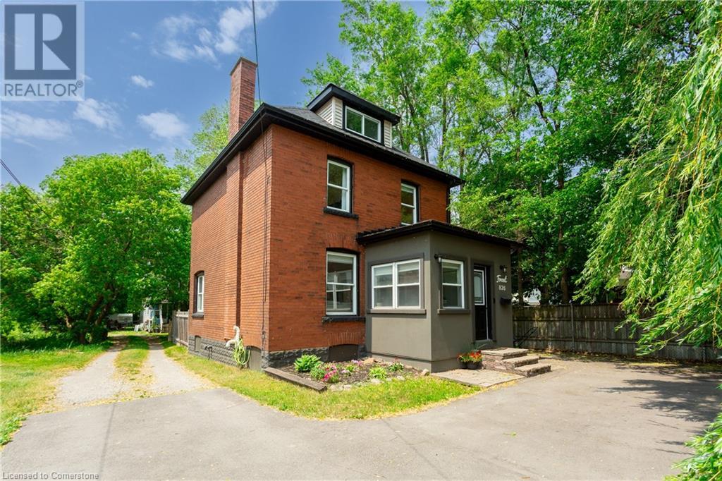 826 BEACH Boulevard, Hamilton, Ontario