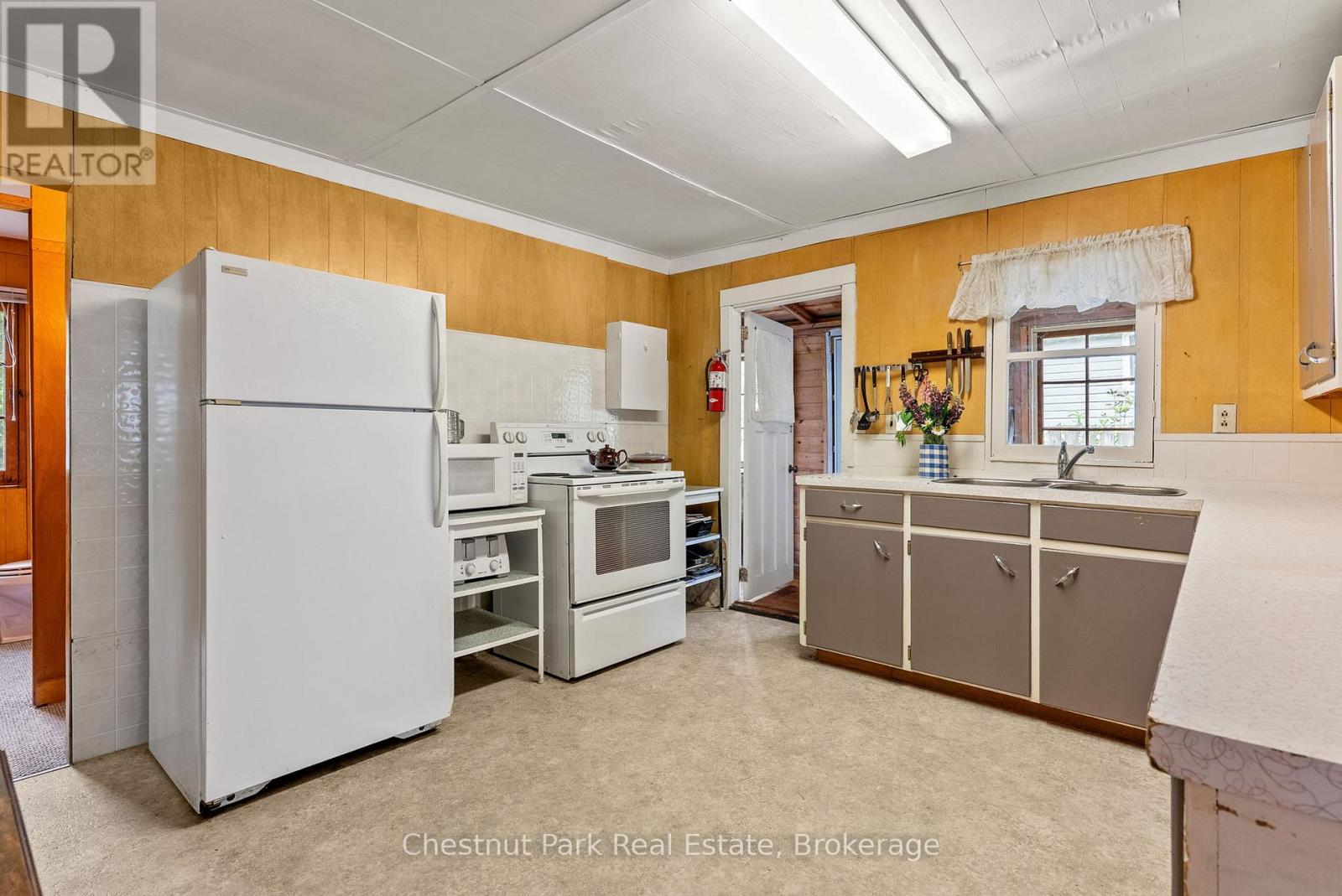 203b Lakeshore Drive, Strong, Ontario  P0A 1Z0 - Photo 32 - X12237022