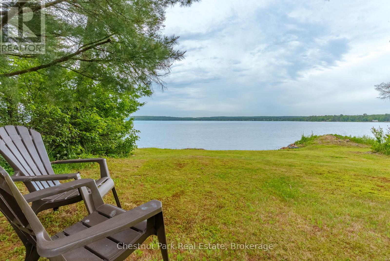 203b Lakeshore Drive, Strong, Ontario  P0A 1Z0 - Photo 4 - X12237022