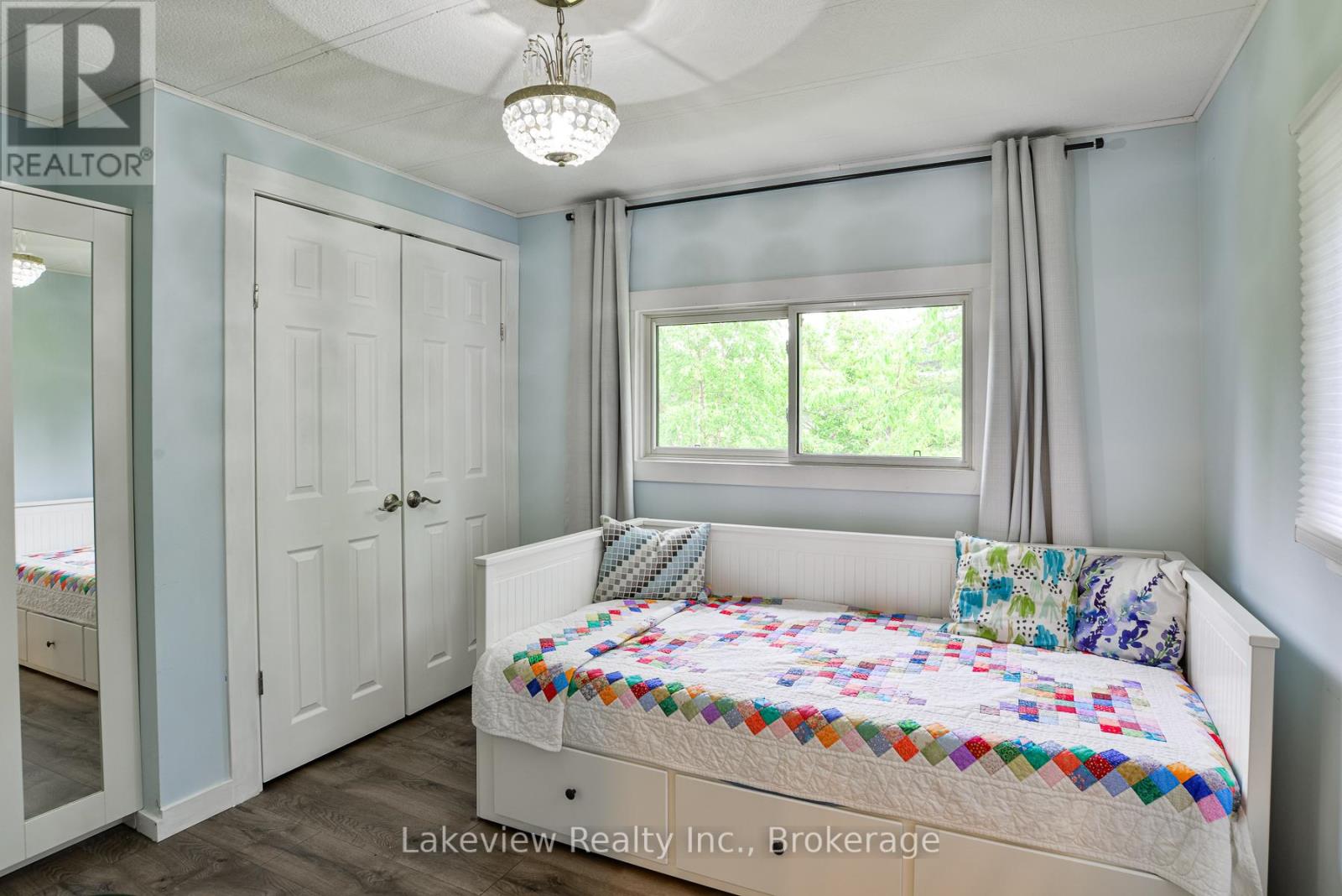 17 Montgreenan Drive, Oro-Medonte, Ontario  L3V 0P9 - Photo 13 - S12237442