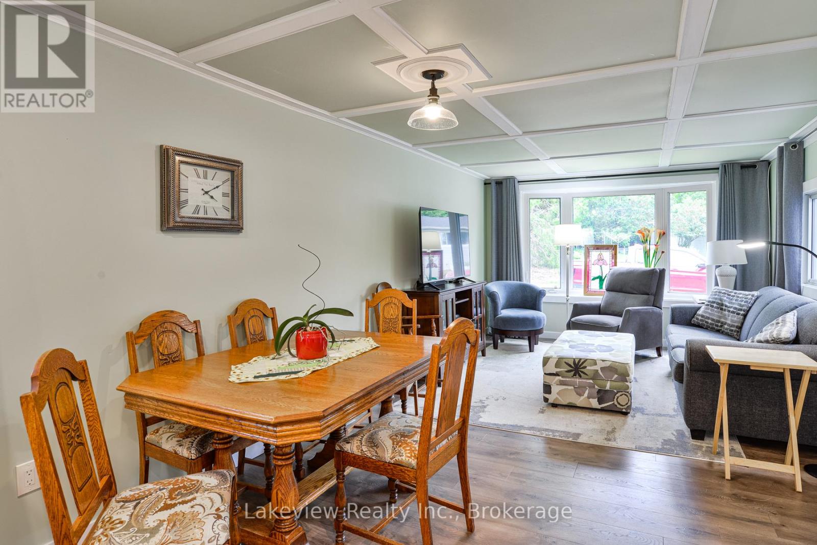 17 Montgreenan Drive, Oro-Medonte, Ontario  L3V 0P9 - Photo 7 - S12237442