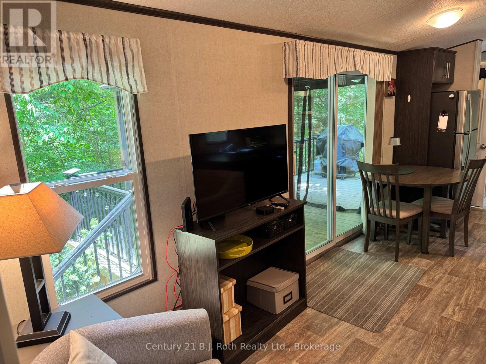 767 Poplar Crescent, Bracebridge, Ontario  P1L 1W9 - Photo 6 - X12237559