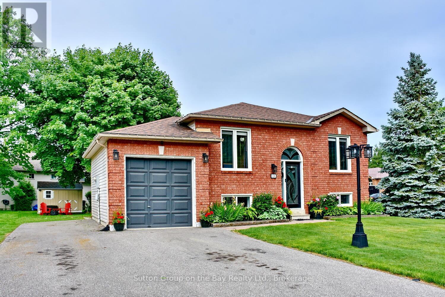 30 ACORN CRESCENT, Wasaga Beach, Ontario