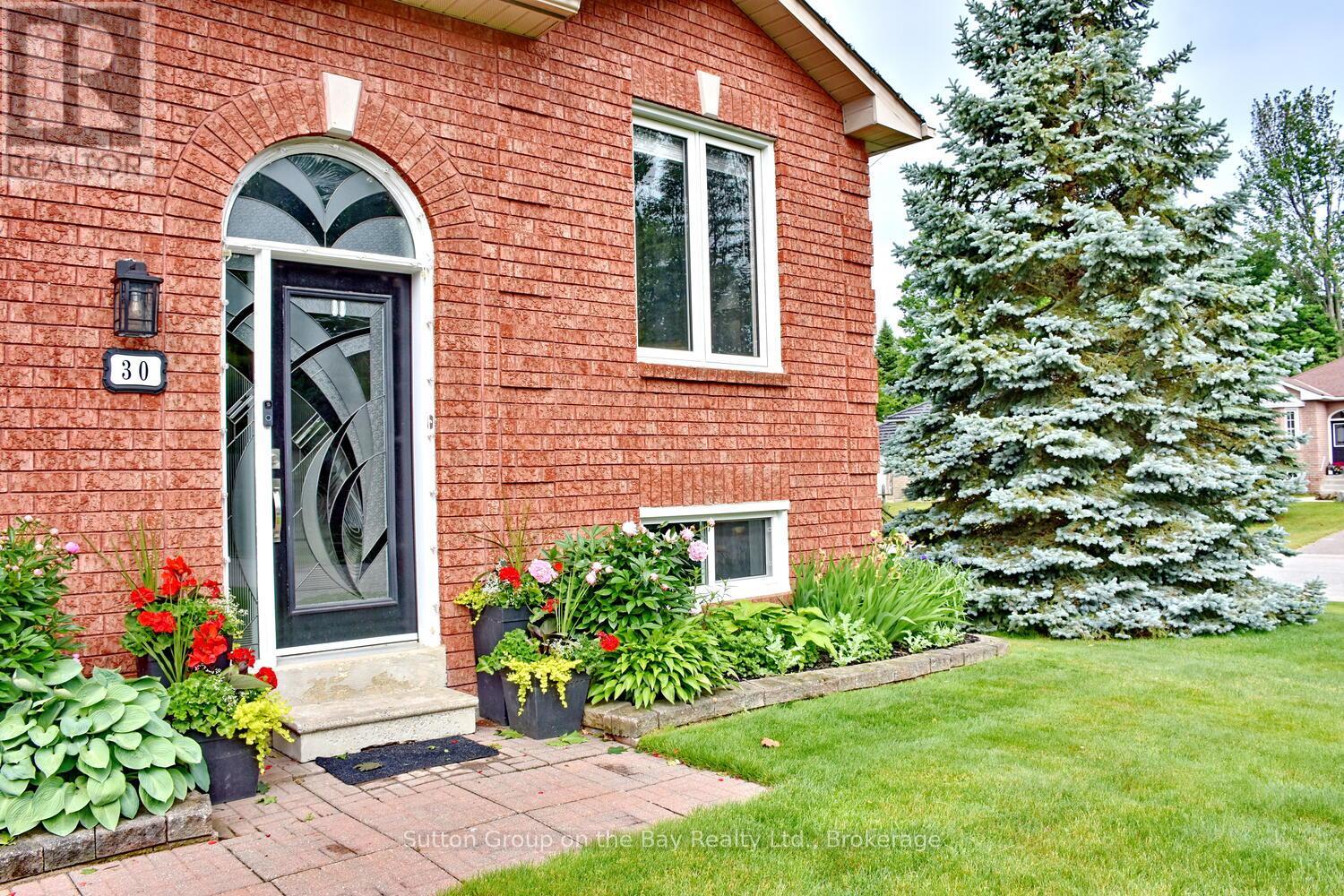 30 Acorn Crescent, Wasaga Beach, Ontario  L9Z 1L6 - Photo 4 - S12237574