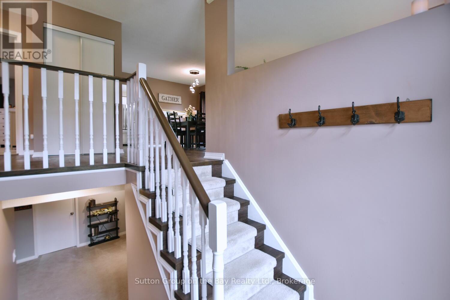 30 Acorn Crescent, Wasaga Beach, Ontario  L9Z 1L6 - Photo 7 - S12237574