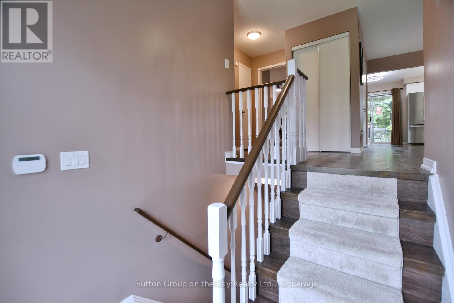 30 Acorn Crescent, Wasaga Beach, Ontario  L9Z 1L6 - Photo 8 - S12237574