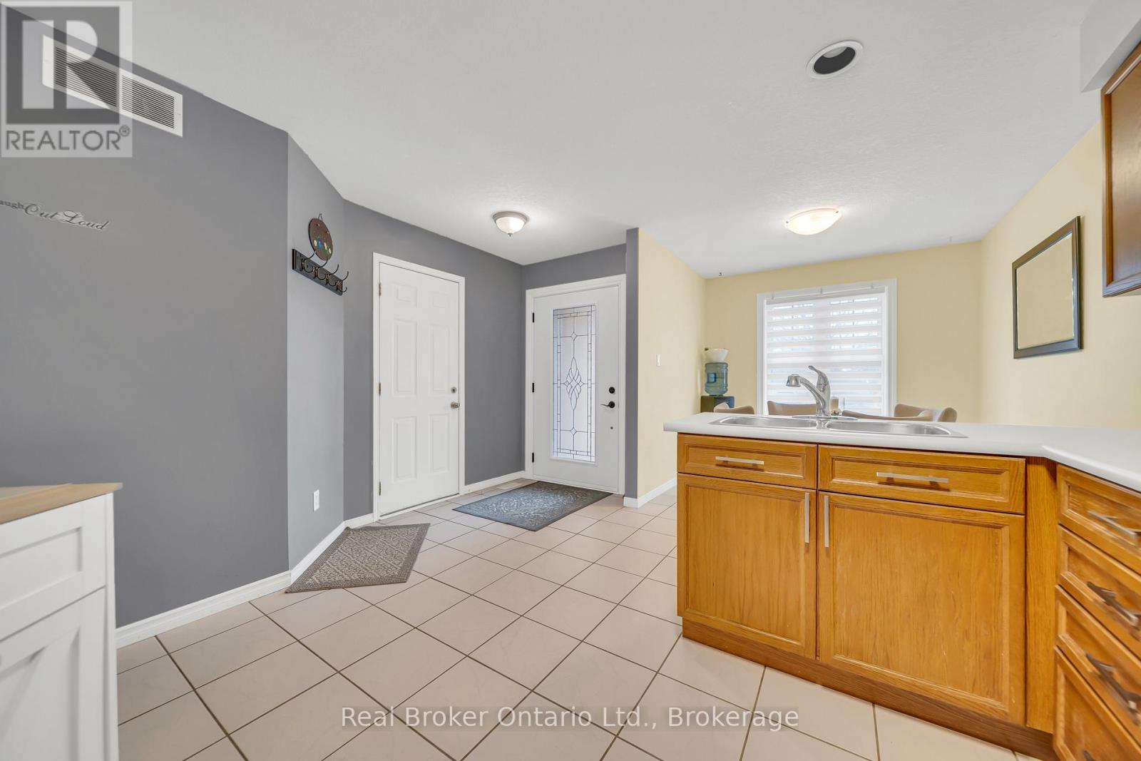 86 Milson Crescent, Guelph, Ontario  N1C 1G6 - Photo 10 - X12237958
