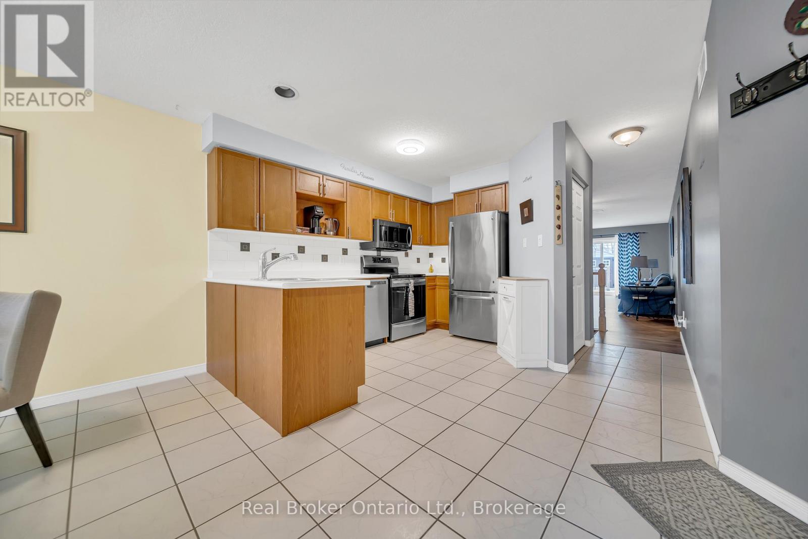 86 Milson Crescent, Guelph, Ontario  N1C 1G6 - Photo 5 - X12237958
