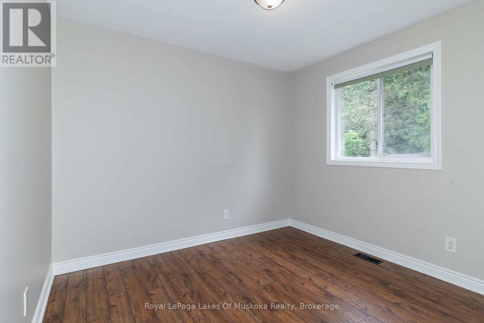 61 Tamarack Trail, Bracebridge, Ontario  P1L 1Z1 - Photo 12 - X12238082